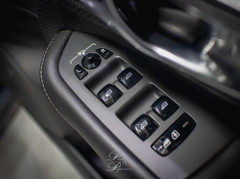 Volvo XC90 2.0 XC90 R-Design D5 PowerPulse AWD Auto 4WD 5dr 40