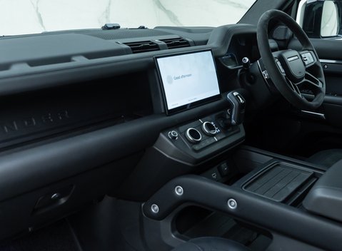 Land Rover Defender 110 V8 P525 20