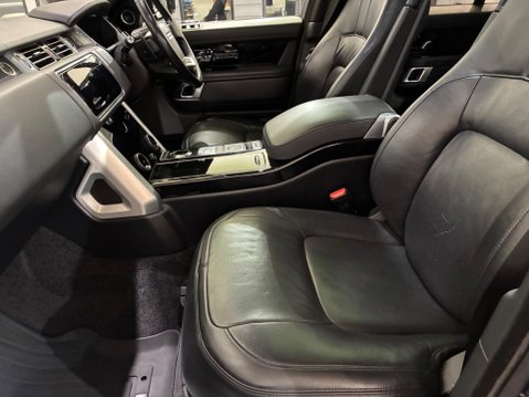 Land Rover Range Rover 4.4 SD V8 Vogue SE Auto 4WD Euro 6 (s/s) 5dr 44