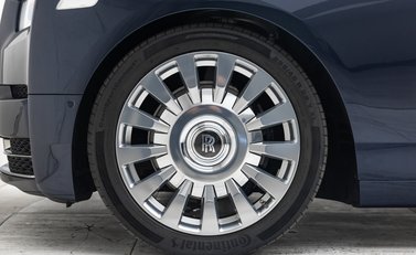 Rolls-Royce Phantom VIII EWB 54
