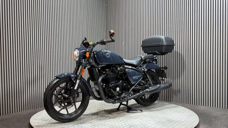 Royal Enfield Shotgun 2025 ONLY 2K GREAT CONDITION MOT 2028 LARGE TOP BOX 6