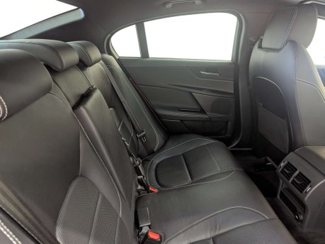 Jaguar XE 2.0 XE R-Sport i Auto 4dr 44