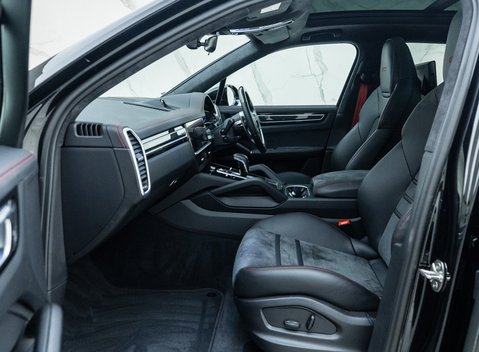 Porsche Cayenne GTS 14