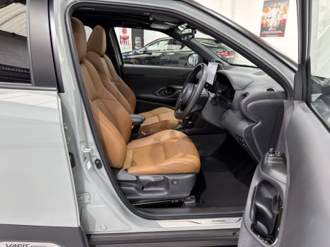 Toyota Yaris Cross PREMIERE EDITION 32
