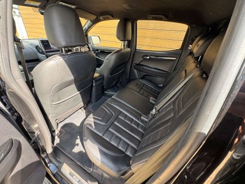 Isuzu D-Max 1.9 D-Max Blade 4WD 34