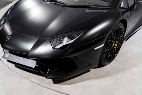 Lamborghini Aventador SV AD PERSONAM. FACTORY SATIN CARBON FIBRE EXT. COMFORT SEATS. FRONT LIFT. 45