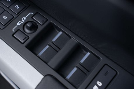 Land Rover Defender 3.0 Defender XS Edition D MHEV A 4WD 5dr 18