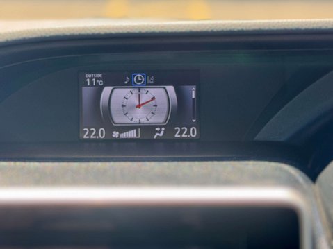 Toyota Noah Hybrid 1.8 59