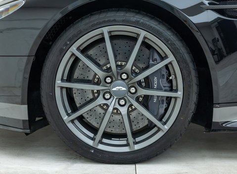 Aston Martin V12 Vantage S Roadster 32