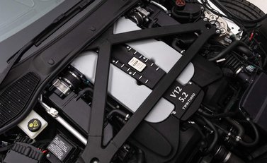 Aston Martin DBS Superleggera 28