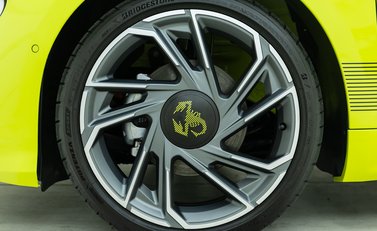 Abarth 500e Scorpionissima 27