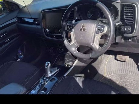 Mitsubishi Outlander 2.4h TwinMotor 13.8kWh Design SUV 5dr Petrol Plug-in Hybrid CVT 4WD Euro 6  5