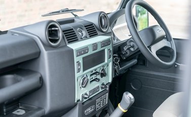 Land Rover Defender 90 Heritage Hard Top 14