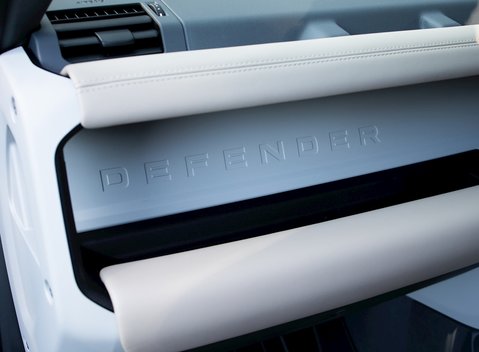 Land Rover Defender 110 HSE D240 25