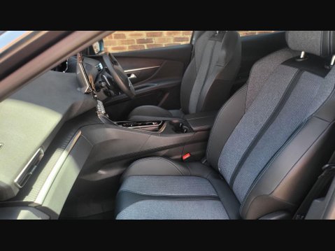 Peugeot 3008 PURETECH S/S ALLURE 28