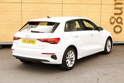 Audi A3 SPORTBACK TFSI TECHNIK MHEV 2