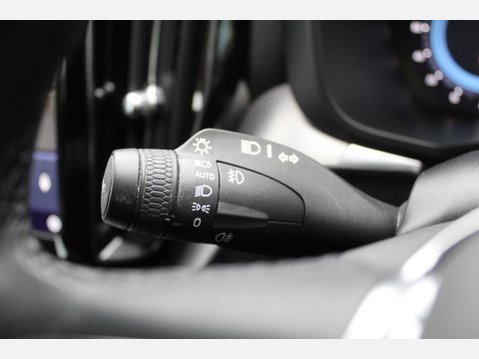 Volvo XC60 RECHARGE T6 R-DESIGN AWD 12