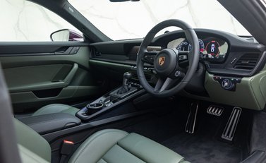Porsche 911 GT3 TOURING (992.2) 10