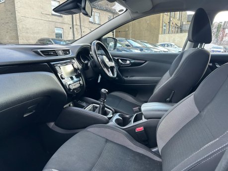 Nissan Qashqai DIG-T ACENTA PREMIUM 5