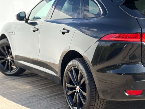 Jaguar F-Pace 2.0 F-PACE Chequered Flag AWD D Auto 4WD 5dr 38