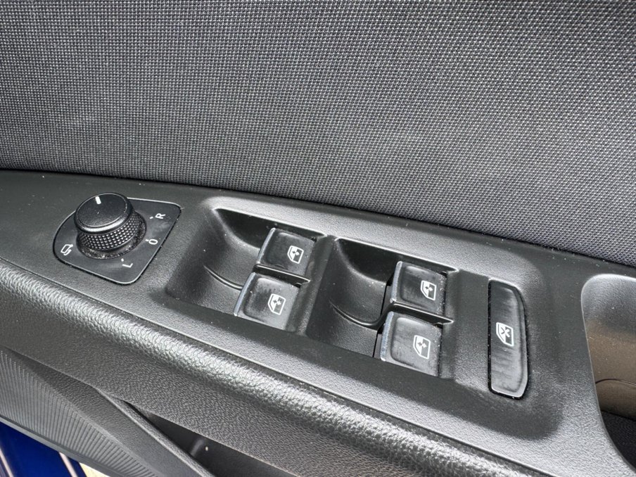 2020 SEAT Leon — image 35