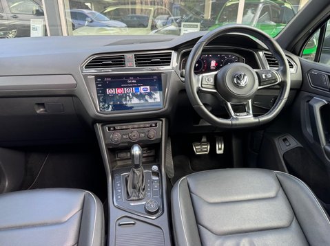 Volkswagen Tiguan R-LINE TECH TSI 4MOTION DSG 16