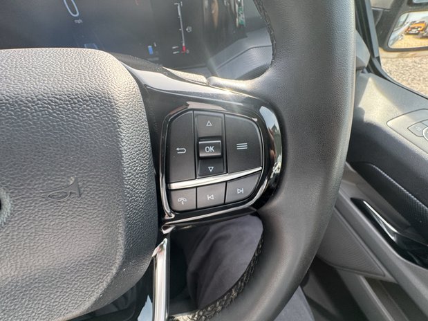 Ford Transit Custom LWB L2H1 Low Roof Limited 300 AirCon Alloys SELECT 18