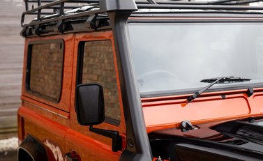 Land Rover Defender 90 Adventure Edition 24