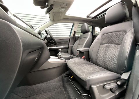 Suzuki Vitara SZ5 BOOSTERJET MHEV 12