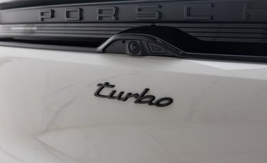 Porsche Macan Turbo Electric 41