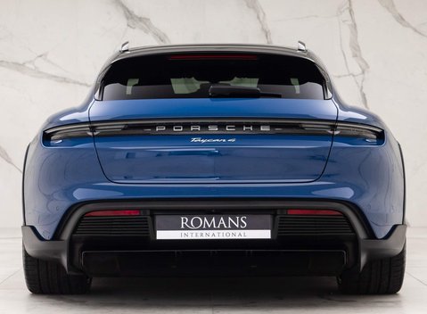 Porsche Taycan 4 CROSS TURISMO 18