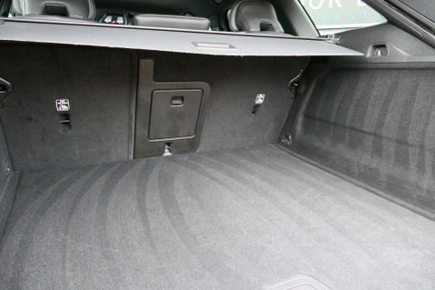 Volvo XC60 2.0 XC60 R-Design B4 MHEV AWD Auto 4WD 5dr 19