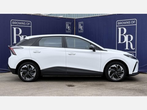 MG MG4 64kWh SE Long Range Hatchback 5dr Electric Auto (203 ps) 3