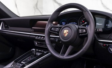 Porsche 911 (992) Targa 4 11