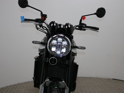 Kawasaki Z900RS ZR 900 KNSBB 30