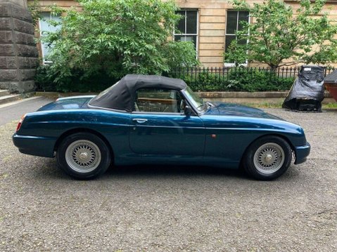 MG RV8 4.0 23