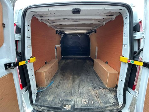 Ford Transit Custom 2.0 300 EcoBlue Limited Panel Van 5dr Diesel Manual L2 H1 Euro 6 (s/s) (130 4