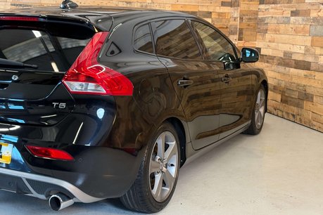 Volvo V40 2.0 T5 R-Design Pro Hatchback 5dr Petrol Auto Euro 6 (s/s) (245 ps) 78