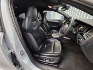 Audi RS4 4.2 FSI V8 Estate 5dr Petrol S Tronic quattro Euro 5 (450 ps) 7