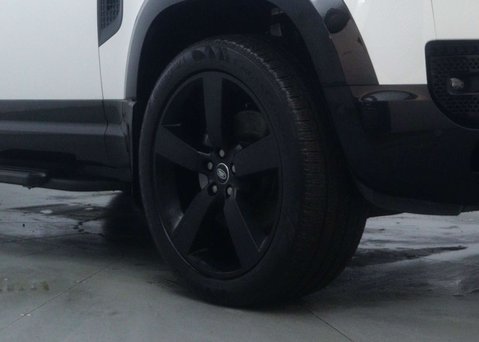 Land Rover Defender 3.0 Defender X-Dynamic HSE D MHEV A 4WD 5dr 25