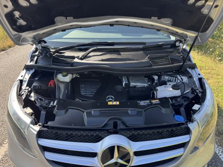 Mercedes-Benz V Class V300 D Auto Diesel LWB 6 Seater VAT Q Just 2000 miles 35