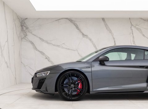 Audi R8 V10 Performance Carbon Black 28