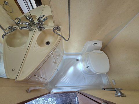 Bessacarr E410 Motor Home 31