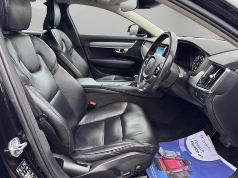 Volvo V90 2.0 D4 Momentum Auto Euro 6 (s/s) 5dr 11