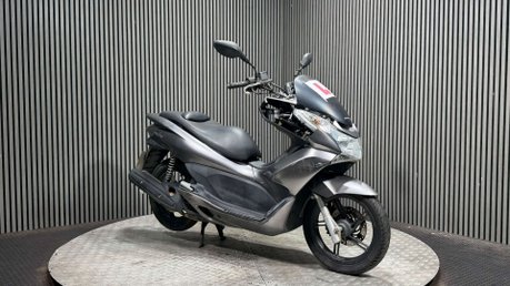 Honda PCX 2011 38K RUNNING PROJECT SCOOTER SPARES OR REPAIR 125CC 3