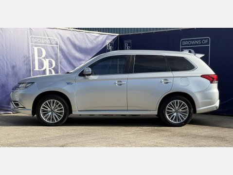 Mitsubishi Outlander 2.4h TwinMotor 13.8kWh 4h SUV 5dr Petrol Plug-in Hybrid CVT 4WD Euro 6 (s/s 7