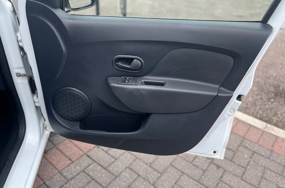Dacia Logan ESSENTIAL 1.0 TCE ESTATE 23
