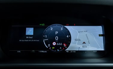 Land Rover Defender 90 D250 X-Dynamic SE URBAN 17