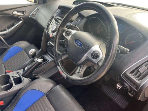 Ford Focus 2.0T EcoBoost ST-2 Euro 5 (s/s) 5dr 11
