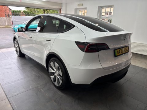 Tesla Model Y Auto RWD 5dr 3